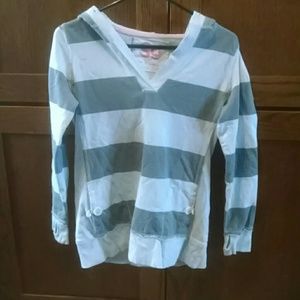 White and gray sweater